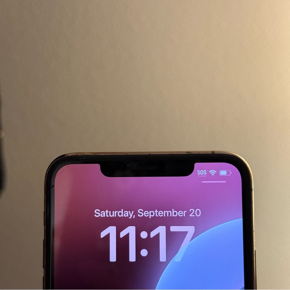 Apple Iphone 11 Pro Max Unlocked Gold - Picture 3 of 4
